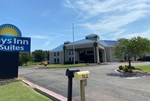 Days Inn | Tahlequah
