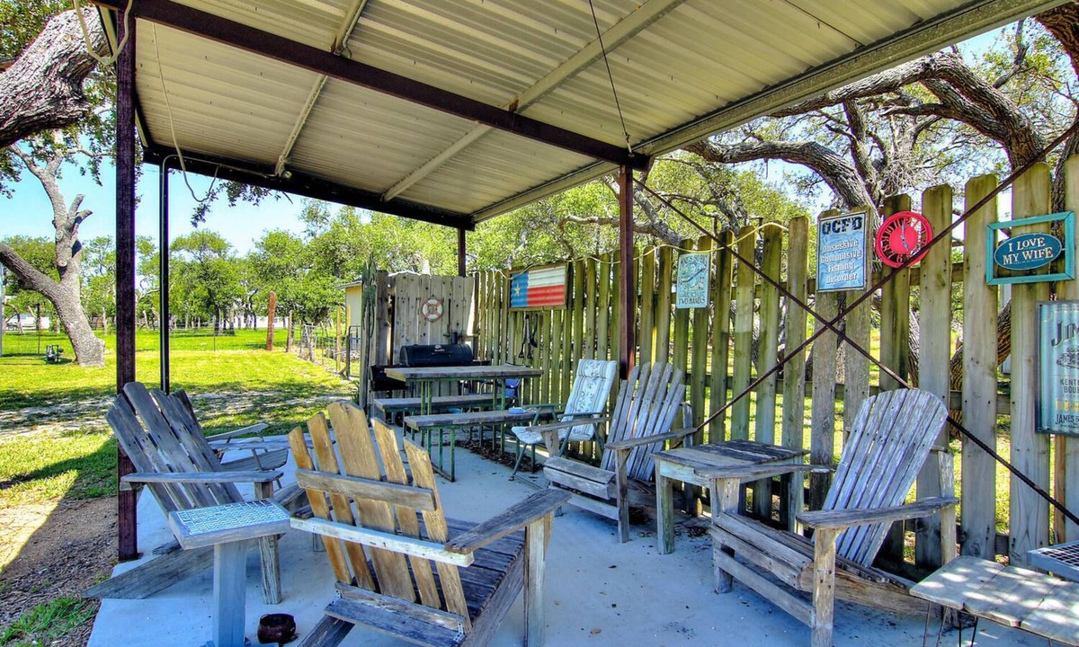 Fantasy Oaks Lodge | Aransas Pass