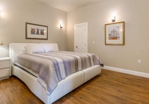 15% OFF Monthly |10% OFF Weekly- Private 4BR Condo steps from St Charles Ave