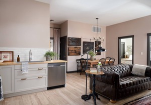 2-South: Cozy 2BR in Downtown Nashville, IN w/Rooftop Patio