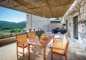 3 bedroom accommodation in Mrcevo