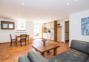 3 bedroom accommodation in Brsec