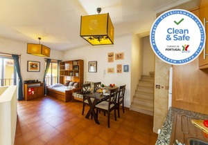 A09 - Super Central Duplex Apartment