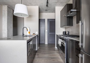 Airy West Loop 1BR w/Pool, Gym, nr. Fulton Market, by Blueground