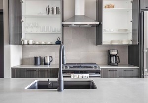 Airy West Loop 1BR w/Pool, Gym, nr. Fulton Market, by Blueground