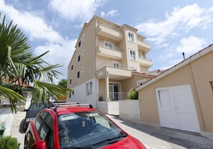 Apartments Danica (41345-A2) - Primosten