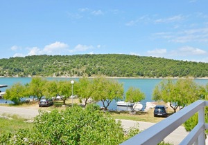 Apartments Vila Punta (10691-A3) - Jadrtovac