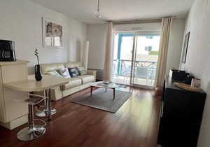 Appartement T2 à Cambo-les-Bains avec piscine, terrasse et parking privé, proche des thermes - FR-1-495-82