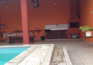Casa com Piscina