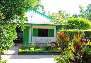 Charming house with sea view in Foulpointe + Enclosed garden.