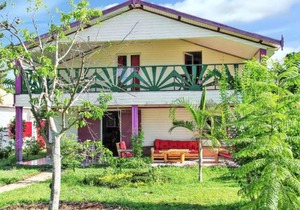 Charming Villa in Foulpointe with Sea View