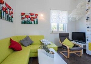 Cozy Apartment In Porozina With Wifi