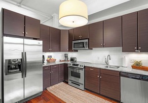 Knockout Loft- Near Plant Riverside