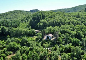 Modish Farmhouse in Ortignano with Swimming Pool