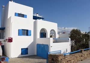 Naxos is the Way Hyper-Ground floor apartment