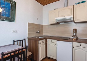 Nice apartment in Klek with WiFi