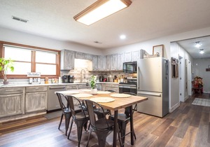 Pet-friendly, renovated, walk to downtown.