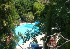 Pretty Holiday Home in Courry with Swimming Pool