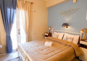 Reginas Studios & Apartments- Fiscardo view apartment
