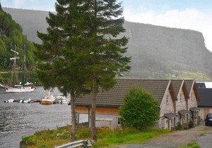 Seaside Serenity in Leirvik-By Traum