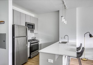 Serene West Loop 1BR w/Gym & Pool in heart of Greektown, by Blueground
