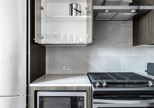 Smart West Loop Studio w/Pool, Gym, nr. Fulton Market, by Blueground