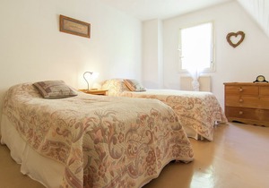 Spacious villa with heated pool, several terraces and a lot of privacy.