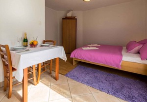 Studio 20 m from the beach