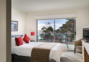 The Waves Apartments