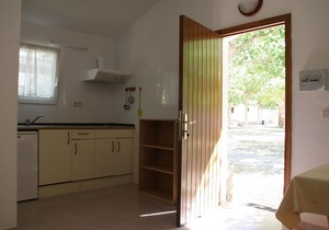 Tidy bungalow with a covered terrace, in the Aragon region