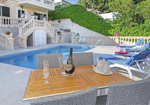 Villa Maria Portals Nous, by Priority
