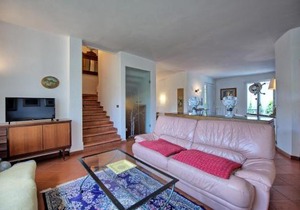 Villa Pratovecchio by PosarelliVillas