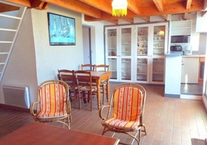 Vue Port La Trinité: Duplex 46m², 5 pers, WiFi, à 900m Plage, Proche Commerces - FR-1-477-61