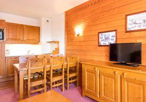 Wifi, 300m from resort center, swimming pool, sauna, tv, ski locker, 43m², Valfréjus