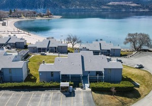 Yacinde F6 Poolside with Loft and Balcony