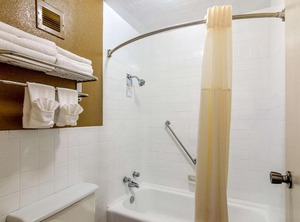 Quality Inn | Shawnee