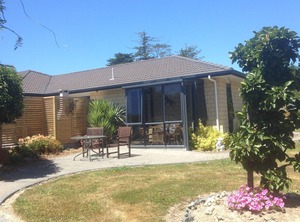 Silverdale Garden Stay | Red Beach