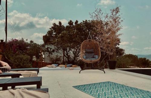 La Bisbal del Penedes Villa | À 12, piscine, BBQ, calme et café face montagne