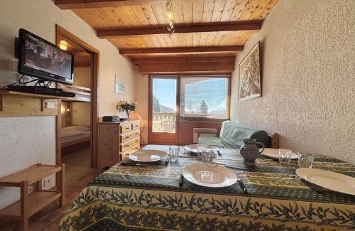 Crest-Voland Apartment | À deux pas des pistes : Appartement 2 pièces cabine à Crest-Voland – 4-6 pers. - FR-1-595-65