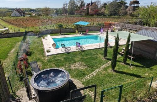 Le Menoux House | À louer : Ancienne forge avec sauna, piscine, proche plage et sites historiques - FR-1-591-193