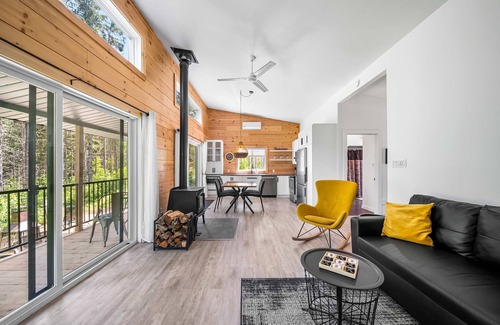 Mauricie Ski Chalet | Écureuil Gris | Spa & Forest View