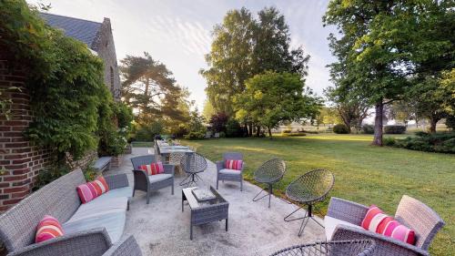Talmas Villa | Écuries Val de Mai 35 pers 5 Gîtes 15 min Amiens