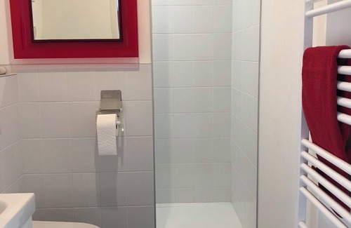 Prisse Apartment | Élégant Appartement Contemporain Dans une Authentique Maison de Vigneron
