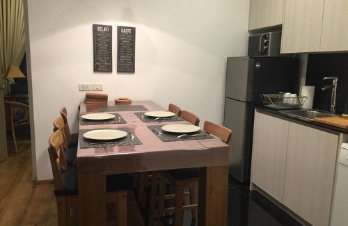 Bang Na Apartment | Élégant Appartement de 2 Chambres Avec 2 Salles de Bains Proche du BTS Udomsuk