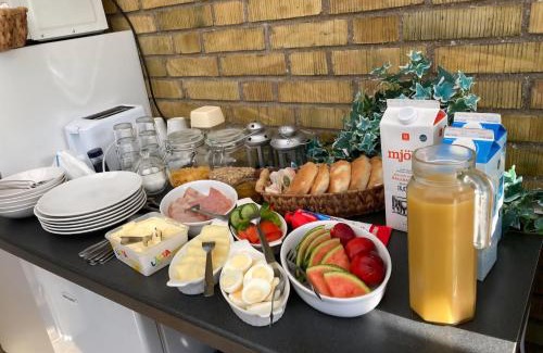 Ockero Bed & Breakfast | Öckerö Bed and Breakfast