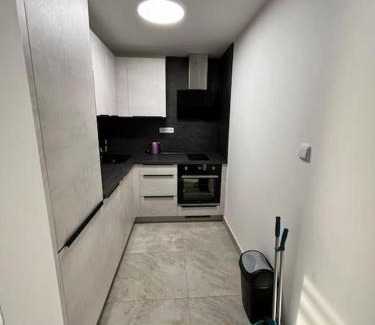 Hradek nad Nisou Apartment | Útulný nový byt 1 km od Kristýny