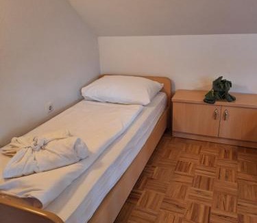 Dolenjske Toplice Apartment | Župnijski apartmaji