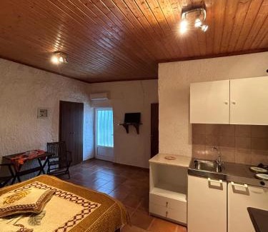 Eliki House | Δωμάτια Εξοχή
