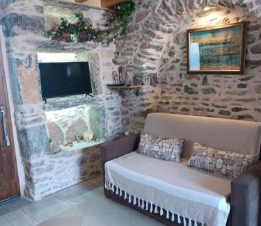 Mesta House | ΜΕΣΤΑ - ΠΛΑΤΕΙΑ