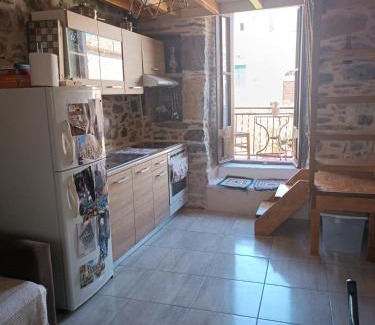 Mesta House | ΜΕΣΤΑ - ΠΛΑΤΕΙΑ